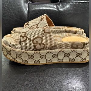 Gucci Women's Tan and Brown Logo Slide Sandals